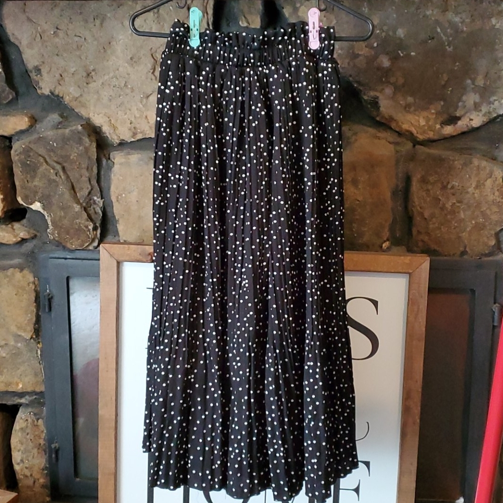 NWT black polka dot midi pleated skirt